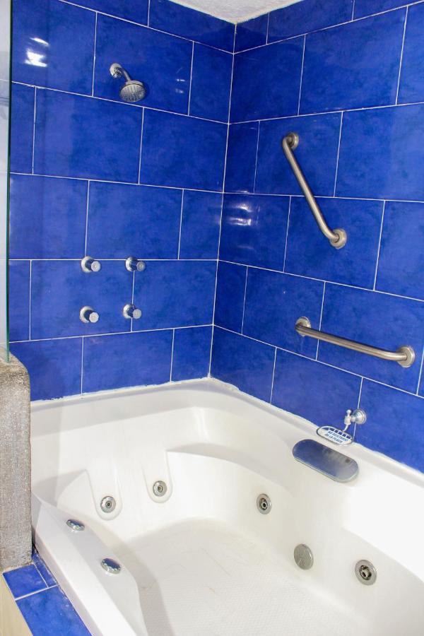 טפוזטלן Hotel Casa Pinon מראה חיצוני תמונה
