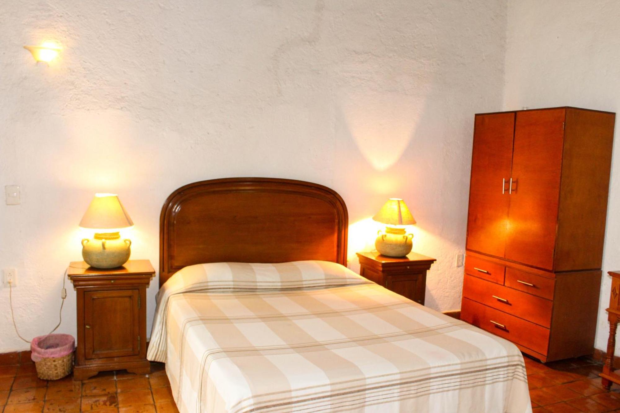 טפוזטלן Hotel Casa Pinon מראה חיצוני תמונה